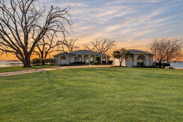 417 Pecan Point Drive, Kerens, TX 75144