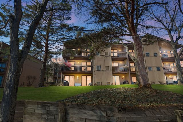 49 Oak Hill Colony 12, Fox Lake, IL 60020