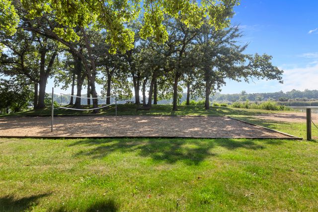 49 Oak Hill Colony 12, Fox Lake, IL 60020