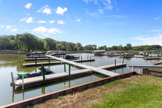 49 Oak Hill Colony 12, Fox Lake, IL 60020