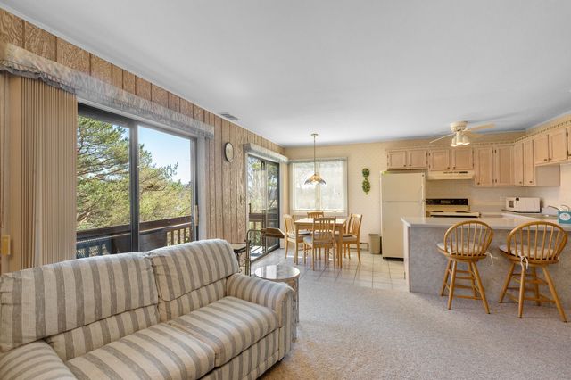 49 Oak Hill Colony 12, Fox Lake, IL 60020