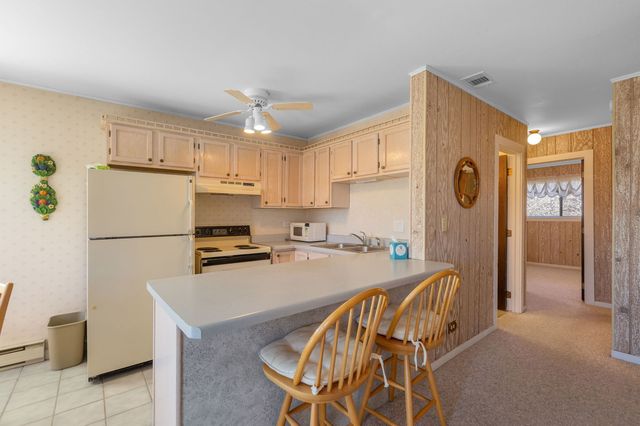 49 Oak Hill Colony 12, Fox Lake, IL 60020