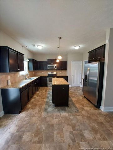 2402 MARKET HILL Drive, Fayetteville, NC 28306