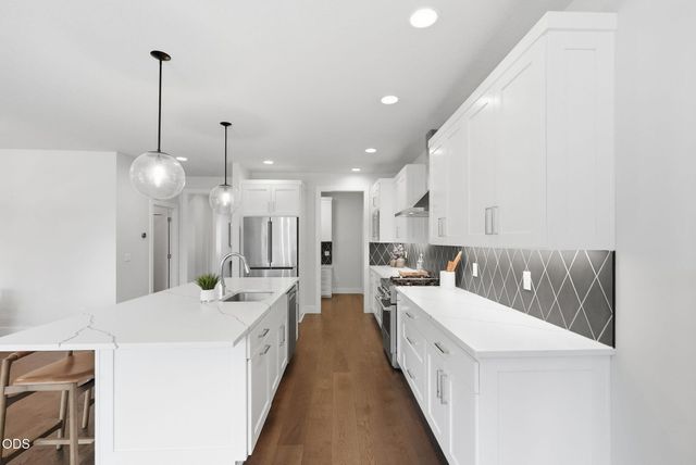 2621 NW Sky Vista Court, Bend, OR 97703