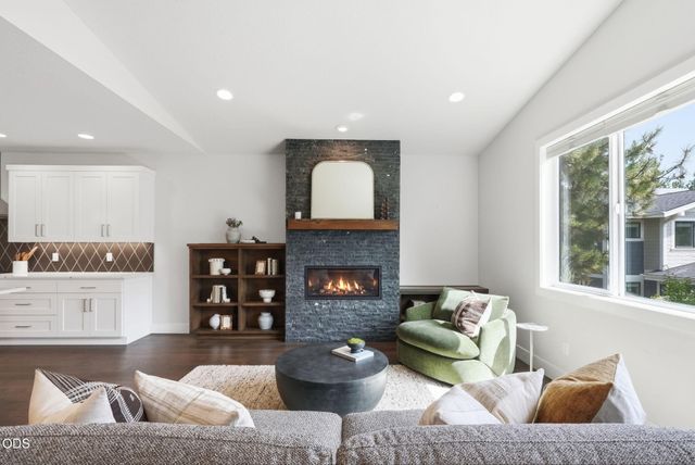 2621 NW Sky Vista Court, Bend, OR 97703