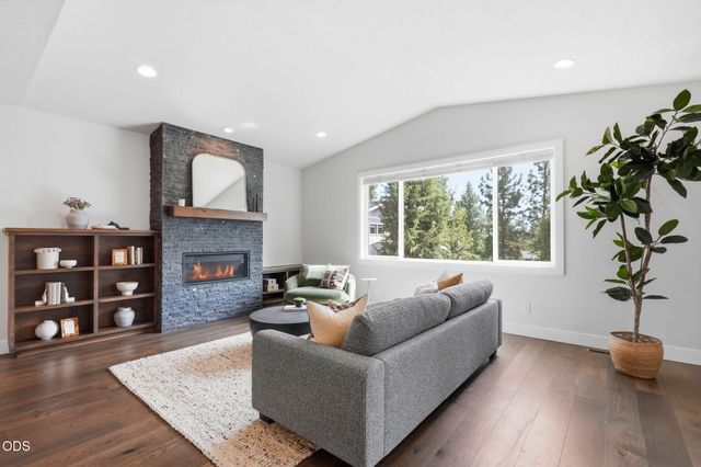 2621 NW Sky Vista Court, Bend, OR 97703