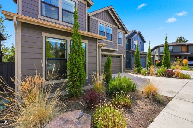 2621 NW Sky Vista Court, Bend, OR 97703