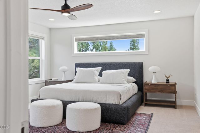 2621 NW Sky Vista Court, Bend, OR 97703