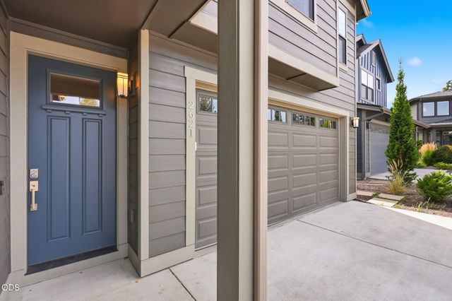 2621 NW Sky Vista Court, Bend, OR 97703