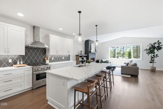 2621 NW Sky Vista Court, Bend, OR 97703