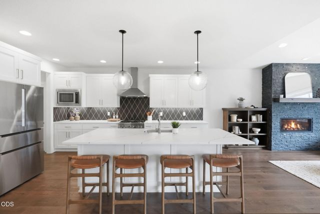 2621 NW Sky Vista Court, Bend, OR 97703