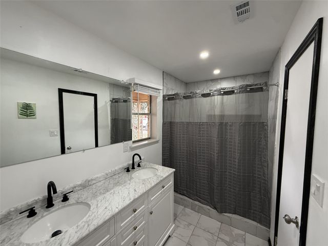 415 W Highland Drive, Whitewright, TX 75491