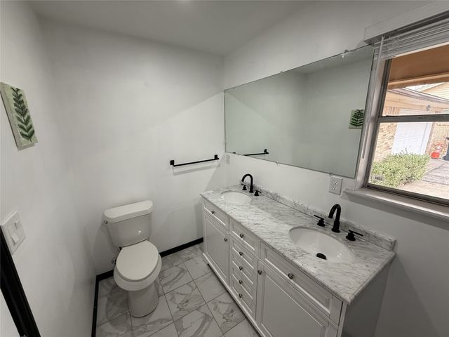 415 W Highland Drive, Whitewright, TX 75491