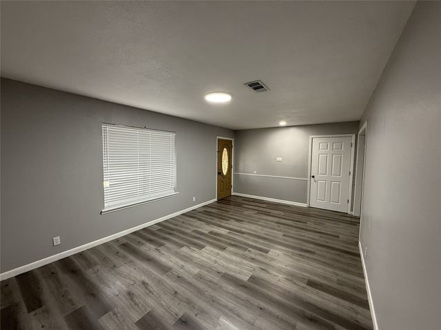 415 W Highland Drive, Whitewright, TX 75491