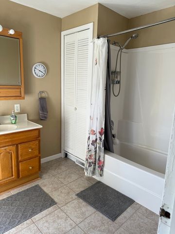 7707 US Highway 20 Highway, Lena, IL 61048