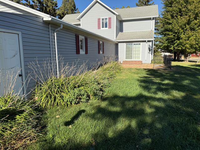 7707 US Highway 20 Highway, Lena, IL 61048