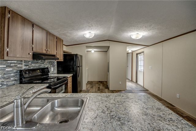352 Sacramento ST, North Fort Myers, FL 33903