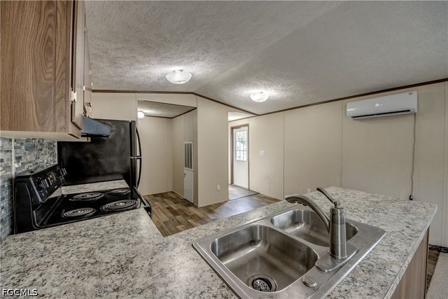 352 Sacramento ST, North Fort Myers, FL 33903