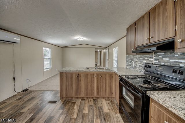 352 Sacramento ST, North Fort Myers, FL 33903