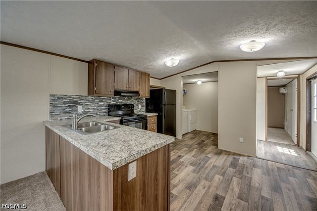 352 Sacramento ST, North Fort Myers, FL 33903