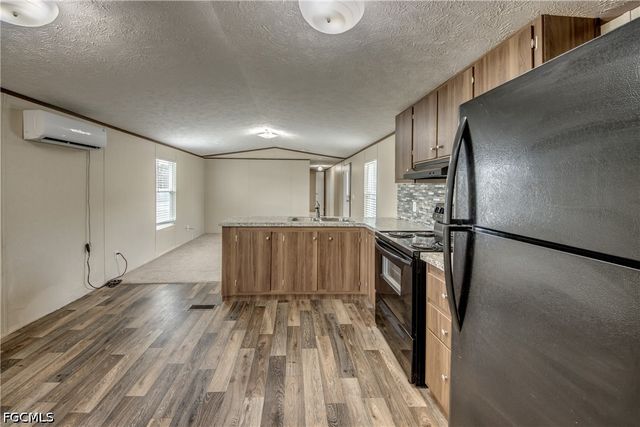 352 Sacramento ST, North Fort Myers, FL 33903