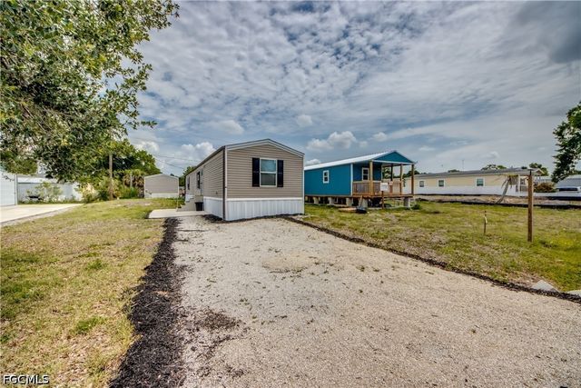 352 Sacramento ST, North Fort Myers, FL 33903