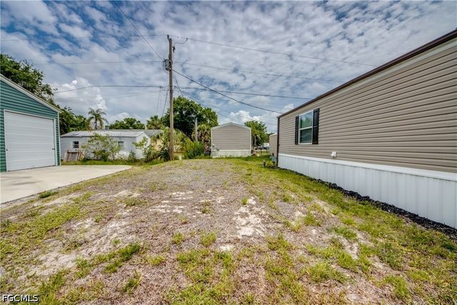 352 Sacramento ST, North Fort Myers, FL 33903