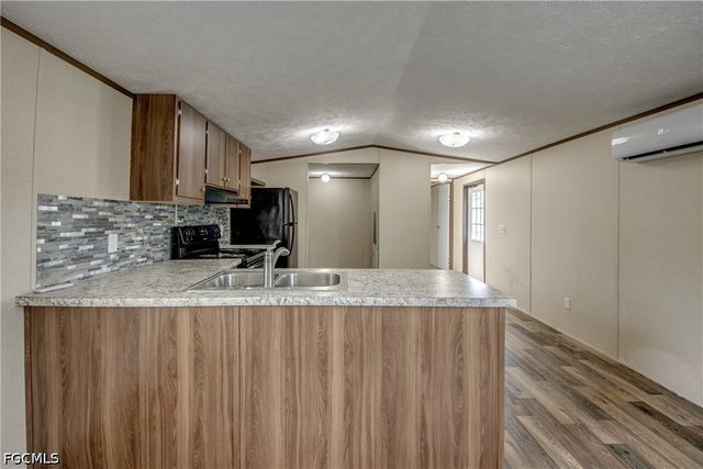 352 Sacramento ST, North Fort Myers, FL 33903