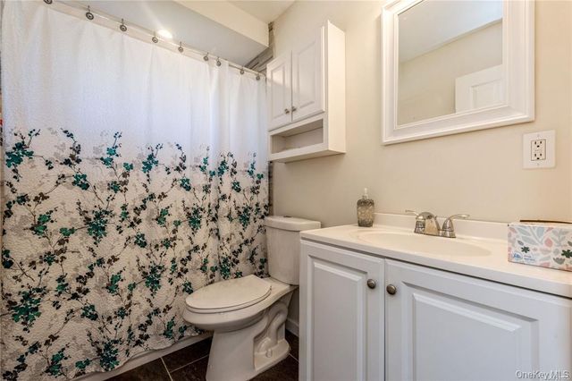 36 Robin Lane, Levittown, NY 11756