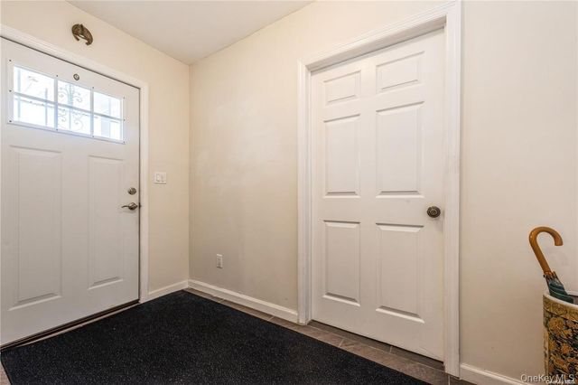 36 Robin Lane, Levittown, NY 11756