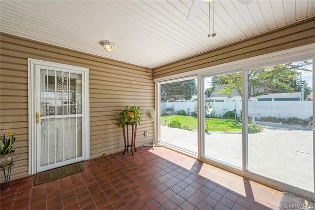 36 Robin Lane, Levittown, NY 11756