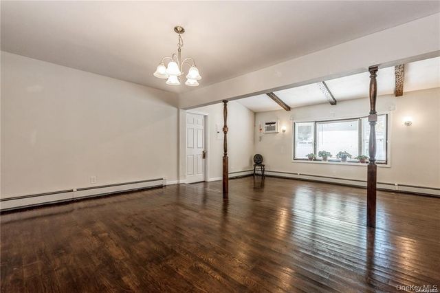 36 Robin Lane, Levittown, NY 11756