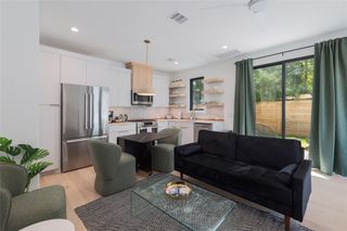 87 Chalmers Ave, Austin, TX 78702