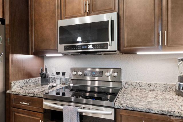 1521 Portside Dr, Gulf Breeze, FL 32563