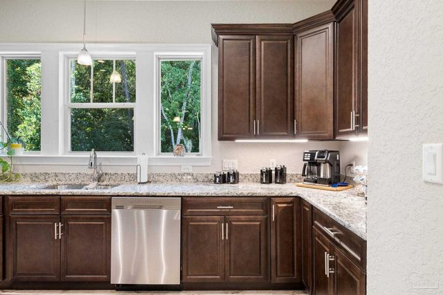 1521 Portside Dr, Gulf Breeze, FL 32563