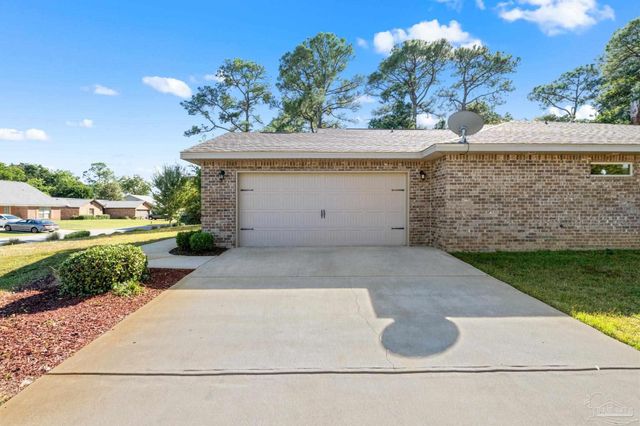 1521 Portside Dr, Gulf Breeze, FL 32563