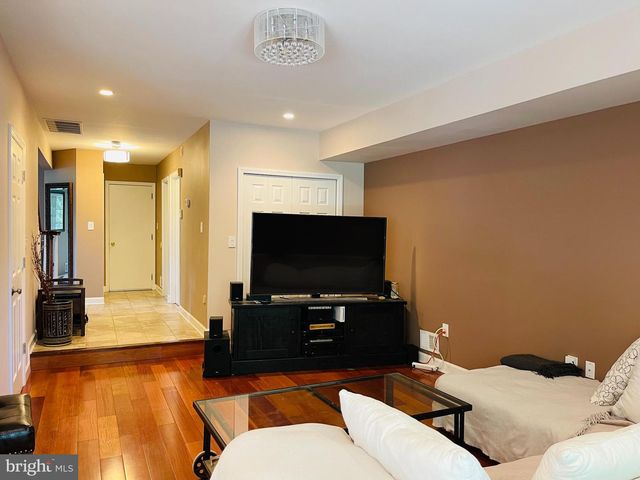 1 CROMWELL CT, Princeton, NJ 08540