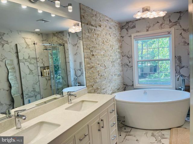 1 CROMWELL CT, Princeton, NJ 08540