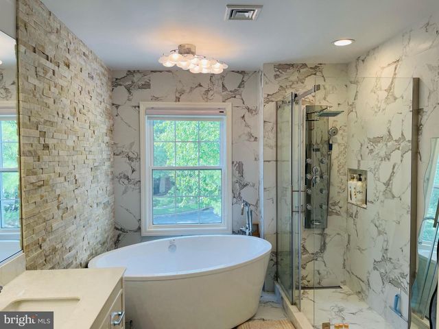 1 CROMWELL CT, Princeton, NJ 08540