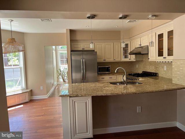 1 CROMWELL CT, Princeton, NJ 08540
