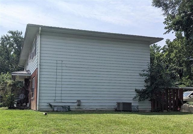 2606 4th Ave Court, Leavenworth, KS 66048