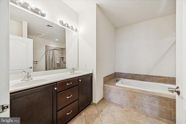 427 CARSON TER, Huntingdon Valley, PA 19006