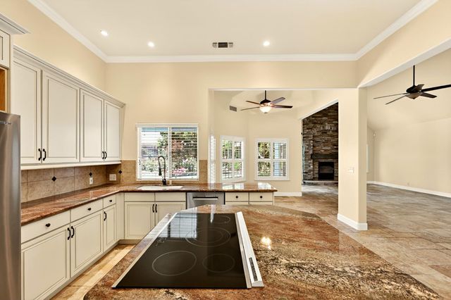 4926 W Pinedale Avenue, Fresno, CA 93722