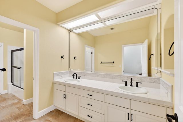 4926 W Pinedale Avenue, Fresno, CA 93722