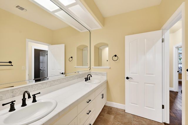 4926 W Pinedale Avenue, Fresno, CA 93722