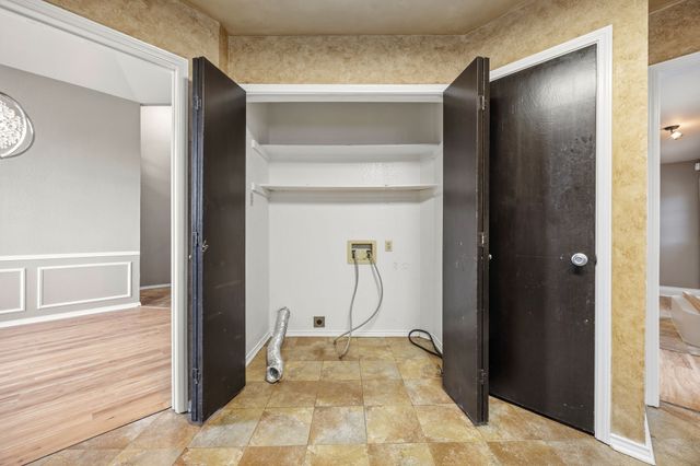 2060 Arbor Creek Drive B, Carrollton, TX 75010