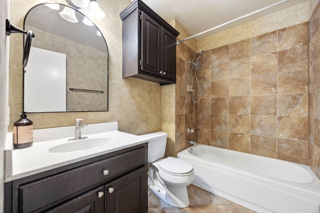 2060 Arbor Creek Drive B, Carrollton, TX 75010