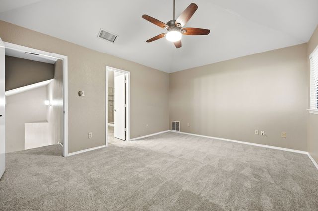 2060 Arbor Creek Drive B, Carrollton, TX 75010