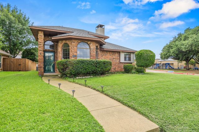 2060 Arbor Creek Drive B, Carrollton, TX 75010