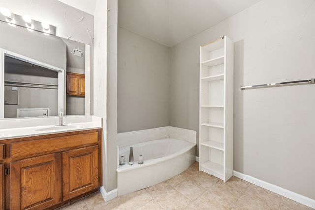 2060 Arbor Creek Drive B, Carrollton, TX 75010